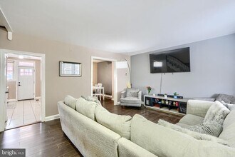 1543 Lochwood Rd in Baltimore, MD - Building Photo - Building Photo