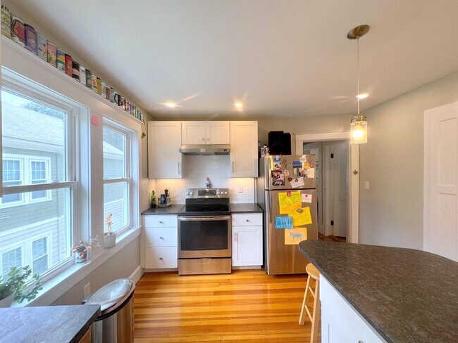 16 Corinthian Rd, Unit 2 in Somerville, MA - Building Photo - Building Photo