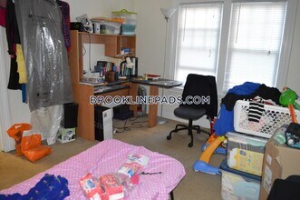 1223 Beacon St in Brookline, MA - Building Photo - Building Photo