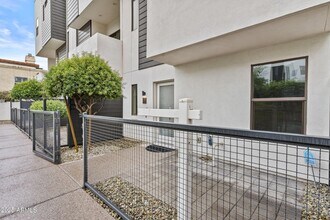 325 E Coronado Rd in Phoenix, AZ - Building Photo - Building Photo