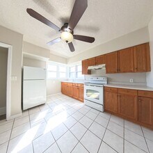 4003 SE 2nd St in Des Moines, IA - Building Photo - Building Photo