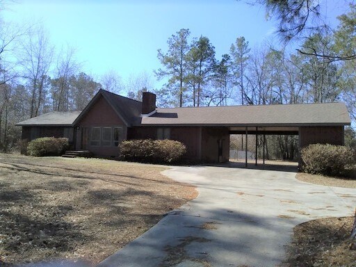 8580 Tartan Rd in Laurinburg, NC - Building Photo