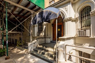 255 W 92nd St in New York, NY - Building Photo - Building Photo