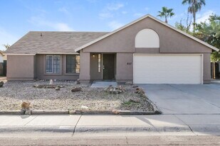 657 W Shawnee Dr in Chandler, AZ - Building Photo
