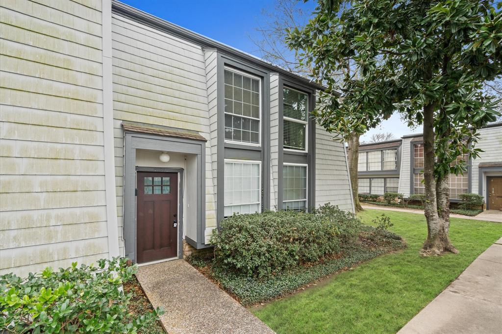 10169 Beekman Pl Dr in Houston, TX - Building Photo