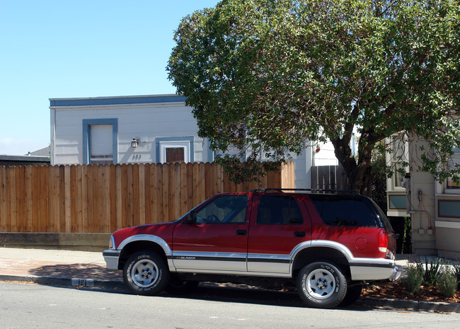 121 Santa Fe Ave in Richmond, CA - Building Photo - Building Photo