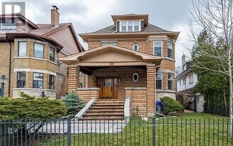 3 Northcliffe Blvd in Toronto, ON - Building Photo