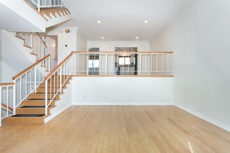 5353 Corteen Plz in Valley Village, CA - Building Photo - Building Photo