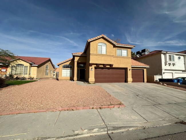 6442 Crystal Dew Dr in Las Vegas, NV - Building Photo - Building Photo