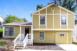 6229 Creekford Ln in Lithonia, GA - Building Photo