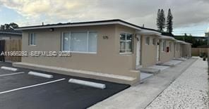 575 E 22nd St in Hialeah, FL - Foto de edificio - Building Photo