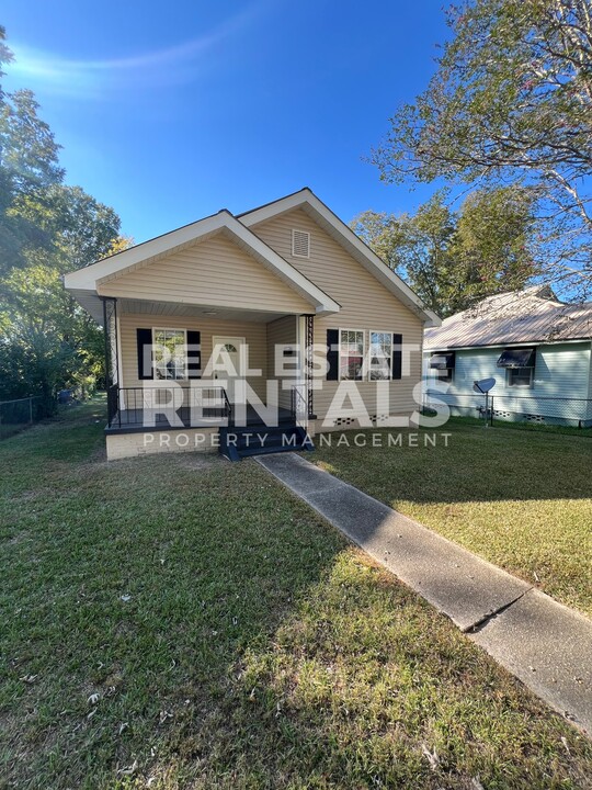 1009 Martin Ave in Gadsden, AL - Building Photo