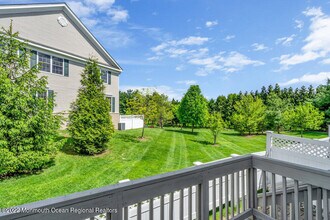 22 Hummingbird Dr in Englishtown, NJ - Building Photo - Building Photo