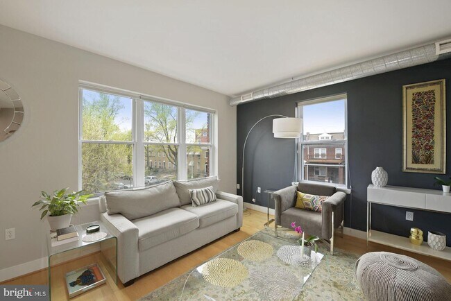 2201 2nd St NW, Unit 31 in Washington, DC - Foto de edificio - Building Photo