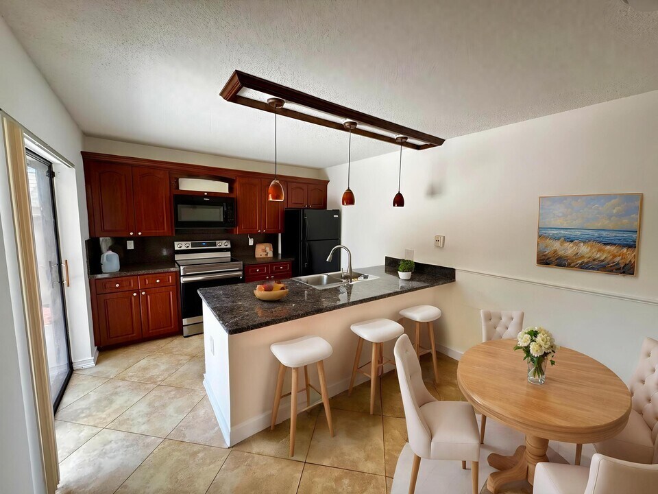 6006 60th Way in West Palm Beach, FL - Building Photo