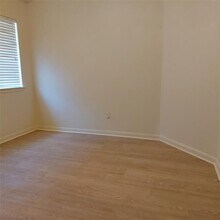 1909 Roaring Springs Dr in Pearland, TX - Building Photo - Building Photo