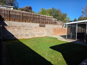 127 Casswall St in Napa, CA - Building Photo - Building Photo
