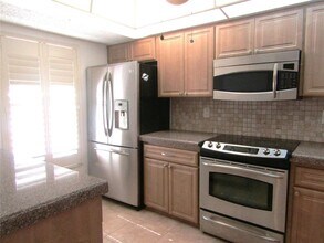 4434 Weybridge St in Sarasota, FL - Building Photo - Building Photo