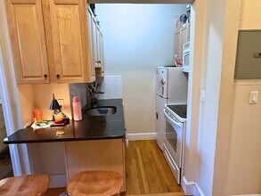 97 W Cedar St in Boston, MA - Building Photo - Building Photo
