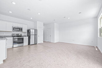 3281 Vesara Dr in Davenport, FL - Building Photo - Building Photo