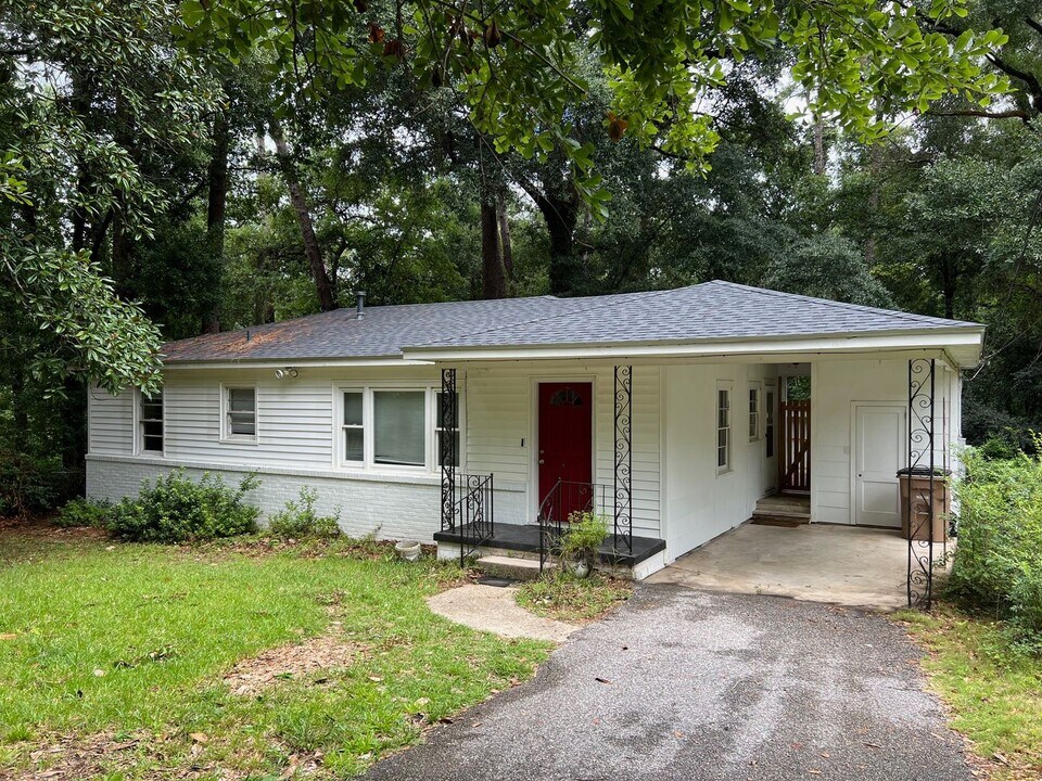 5454 Lusann Dr in Mobile, AL - Building Photo