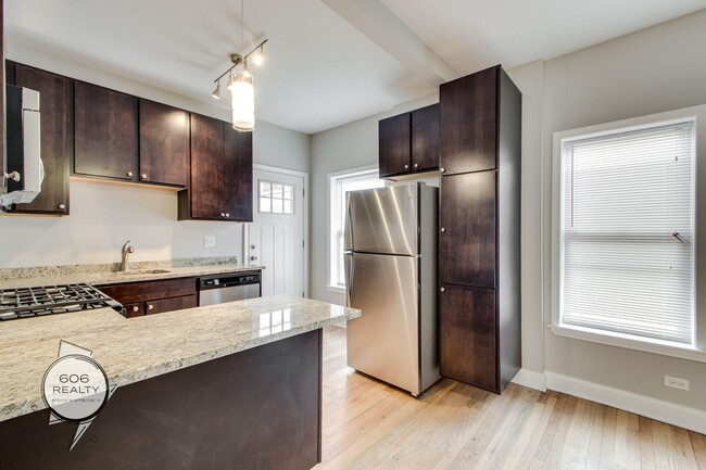 842 E 53rd St in Chicago, IL - Building Photo - Building Photo