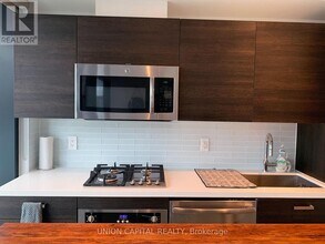 11-1011 Charlotte St in Toronto, ON - Building Photo - Building Photo