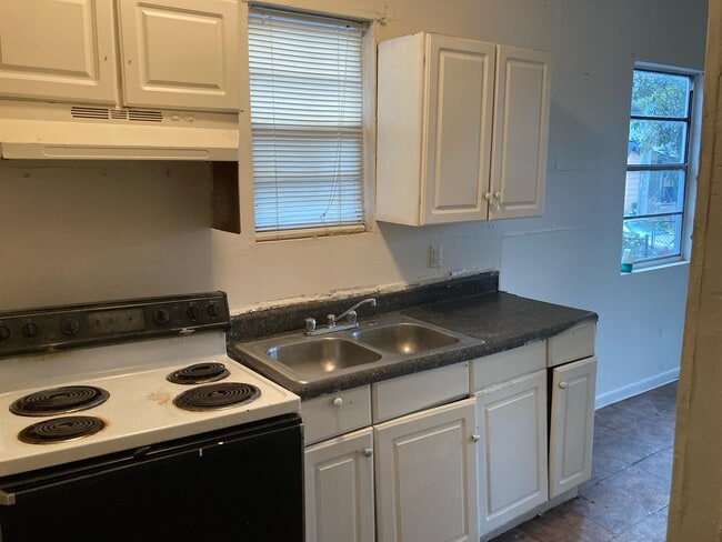 1347 Mt Herman St in Jacksonville, FL - Building Photo - Building Photo