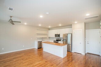 3637 Hydes Ferry Rd in Nashville, TN - Building Photo - Building Photo