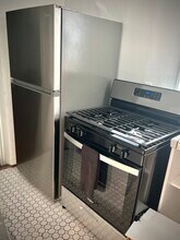 921 Westmount Dr, Unit 921 in West Hollywood, CA - Building Photo - Building Photo