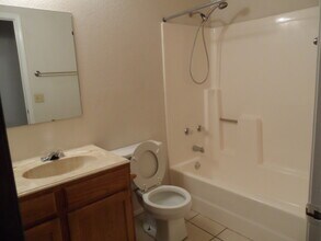 404 N Nolan River Rd in Cleburne, TX - Building Photo - Building Photo
