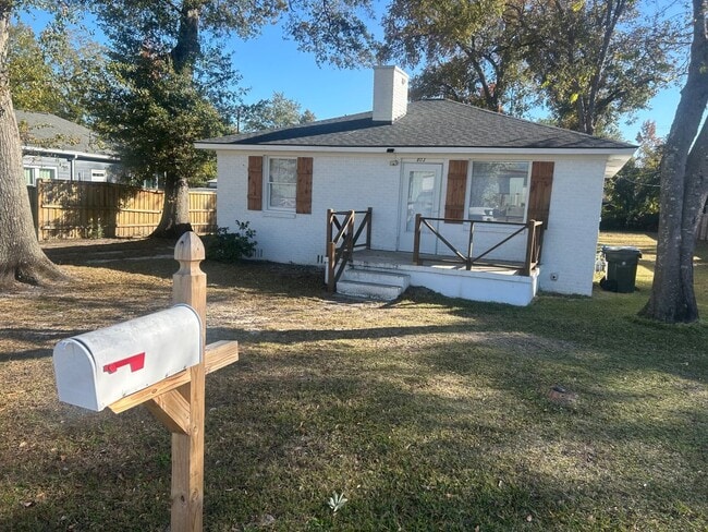 803 Center St in West Columbia, SC - Building Photo - Building Photo