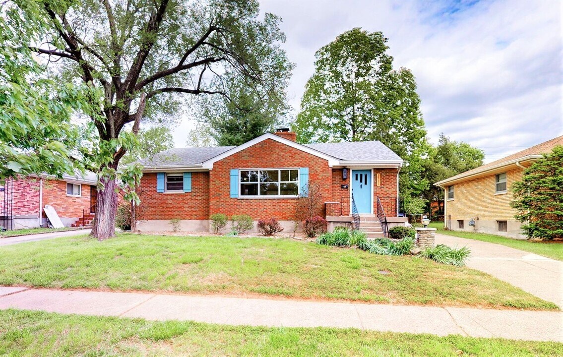 3321 Furman Blvd in Louisville, KY - Building Photo