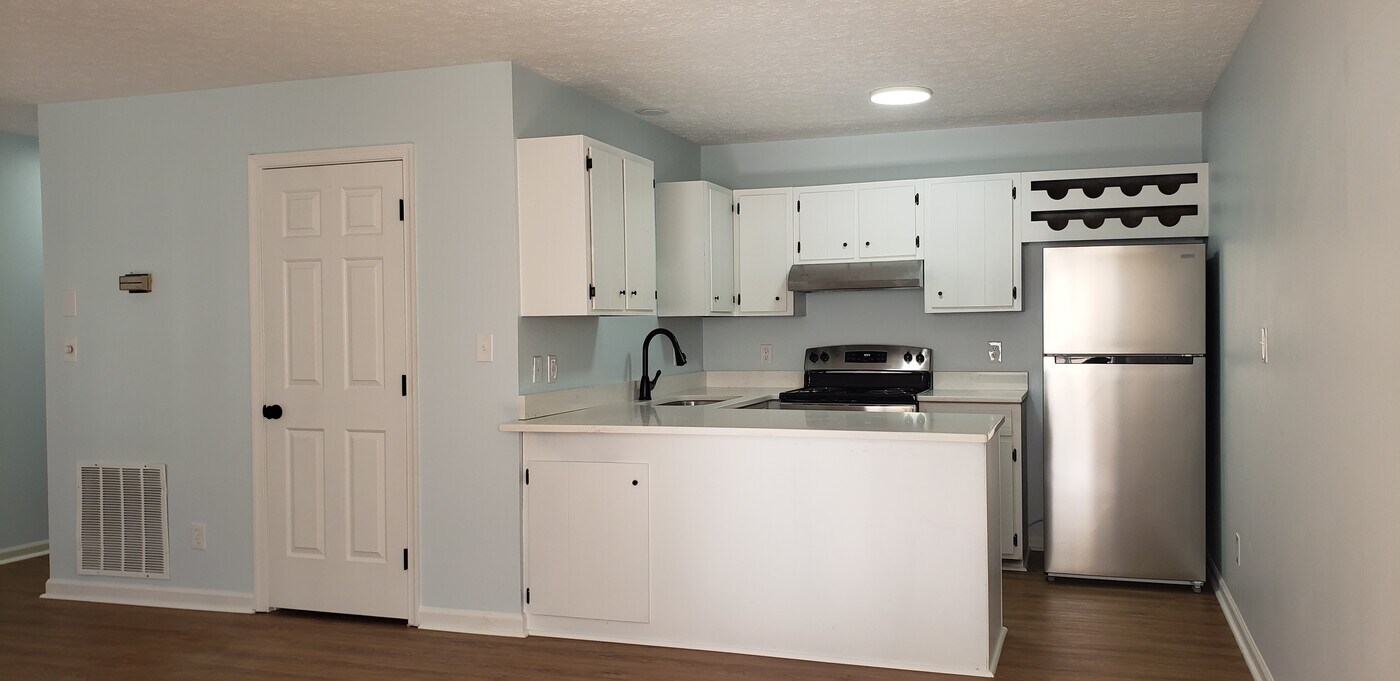 102 Millwheel Ct, Unit 102 Millwheel Ct. in Lynchburg, VA - Building Photo