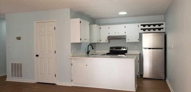 property at 102 Millwheel Ct