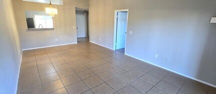 136 Pine Island Cir in Kissimmee, FL - Building Photo - Building Photo