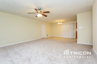3276 Lancer Dr in Powder Springs, GA - Building Photo - Building Photo