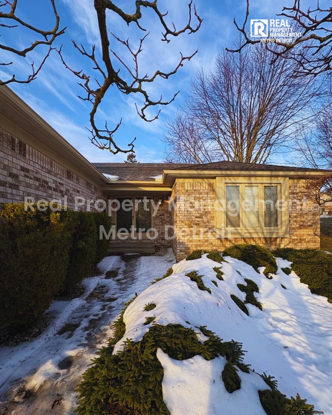 property at 2090 Cumberland Rd