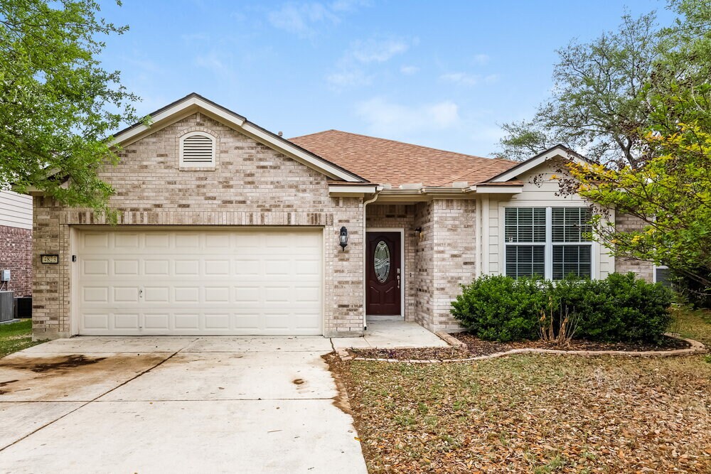 4823 James Gaines in San Antonio, TX - Building Photo