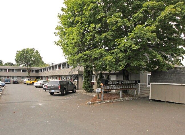 Mountain View Apartments in Portland, OR - Building Photo - Building Photo