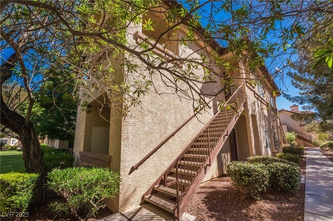8501 W University Ave in Las Vegas, NV - Foto de edificio - Building Photo