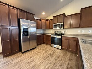 1589 Ashlynd Ct in Iowa City, IA - Building Photo - Building Photo