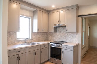 2493 Mount Joy Rd, Unit A in Manheim, PA - Building Photo - Building Photo