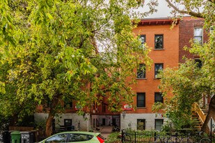 2210 Régent Av in Montréal, QC - Building Photo