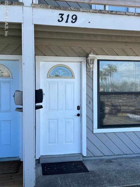 319 Oak St in Neptune Beach, FL - Building Photo