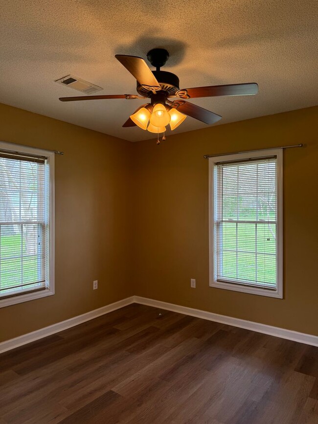 126 S Davis St in Martin, TN - Building Photo - Building Photo
