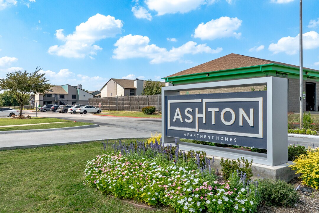 Ashton Apartments in Saginaw, TX - Foto de edificio