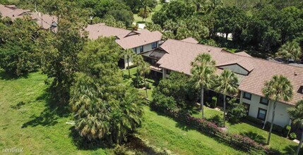 11355 Pond View Dr in Wellington, FL - Foto de edificio - Building Photo