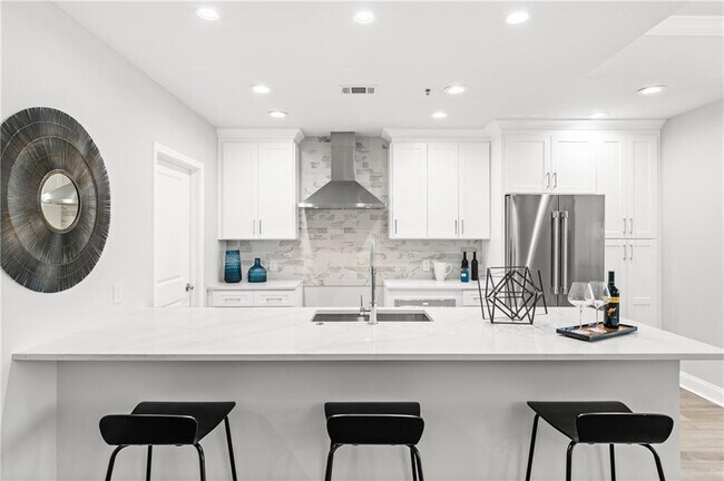 270 17th St in Atlanta, GA - Building Photo - Building Photo