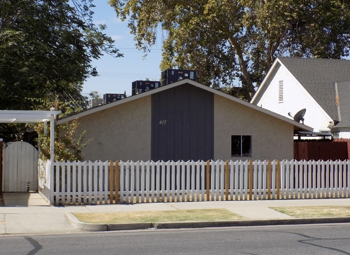 417 Monterey St in Bakersfield, CA - Building Photo